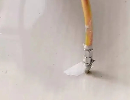 南海瓷砖空鼓维修公司专业解答在瓷砖铺贴过程中，如果使用的砂料过粗（如全部使用了粗砂），可能会导致以下问题